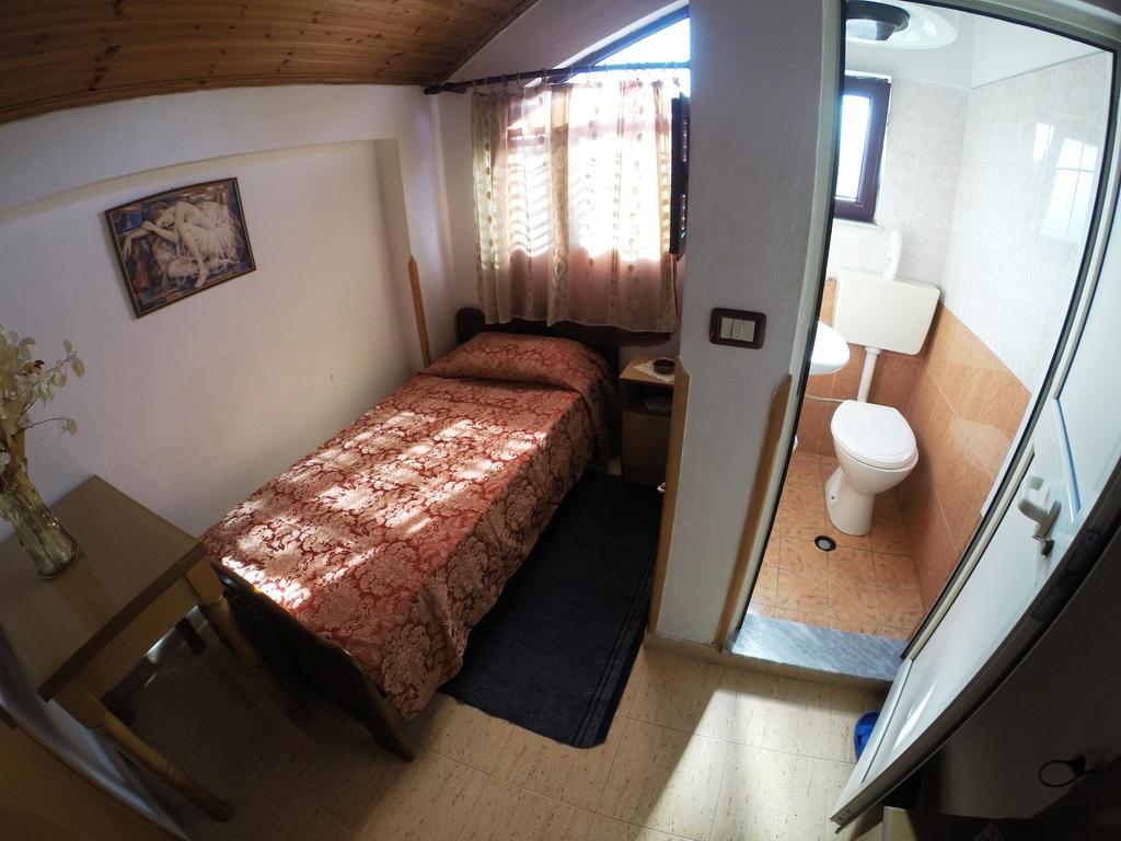 Ideal Hotel